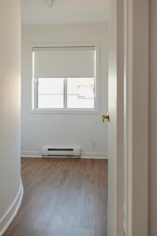 Hotel Laurence Montreal Bagian luar foto