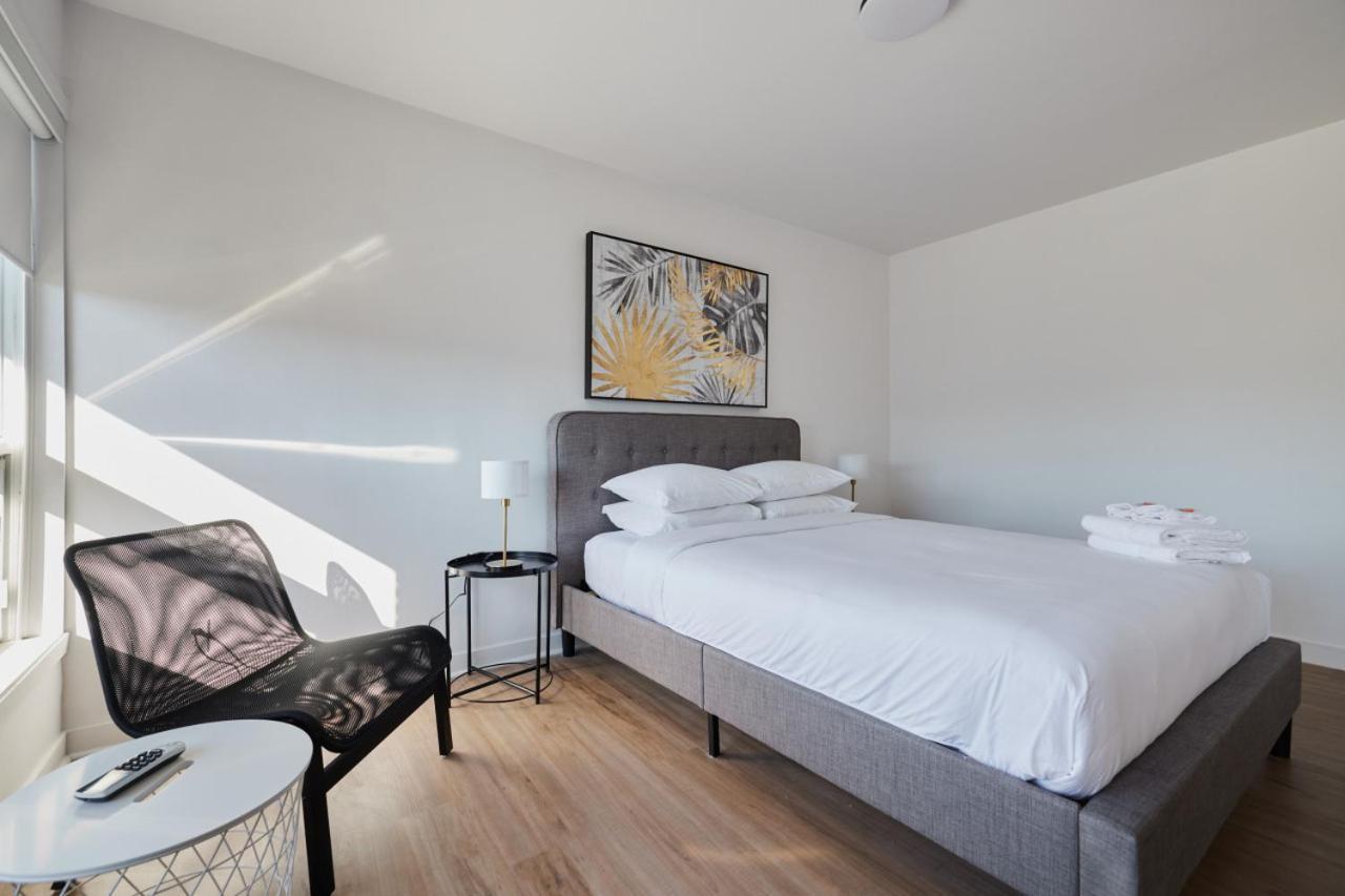 Hotel Laurence Montreal Bagian luar foto