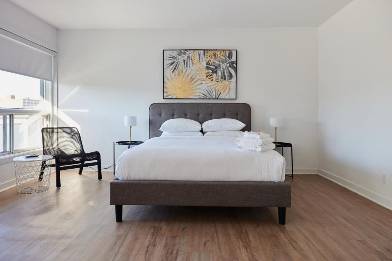 Hotel Laurence Montreal Bagian luar foto