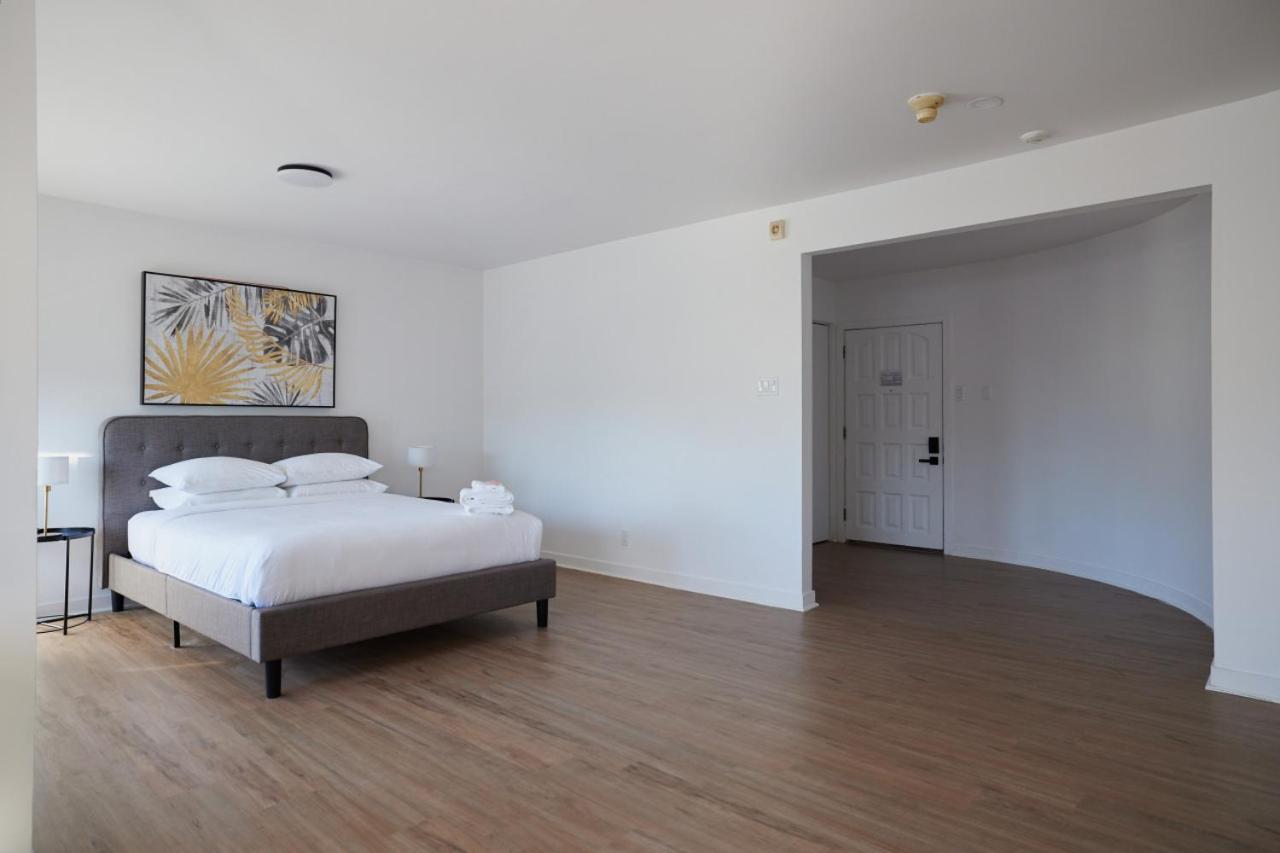 Hotel Laurence Montreal Bagian luar foto