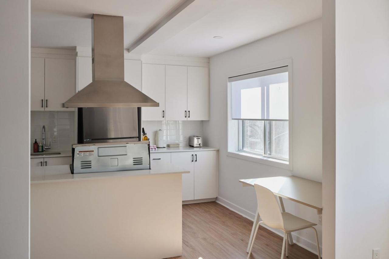 Hotel Laurence Montreal Bagian luar foto