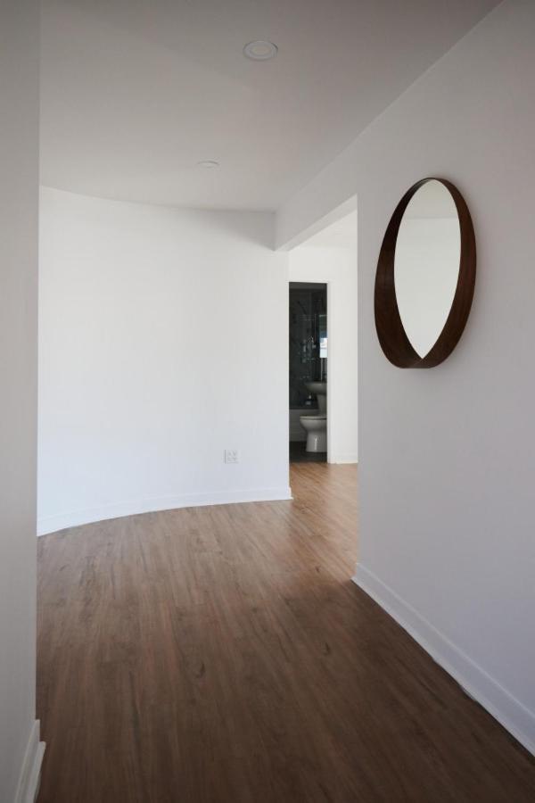 Hotel Laurence Montreal Bagian luar foto