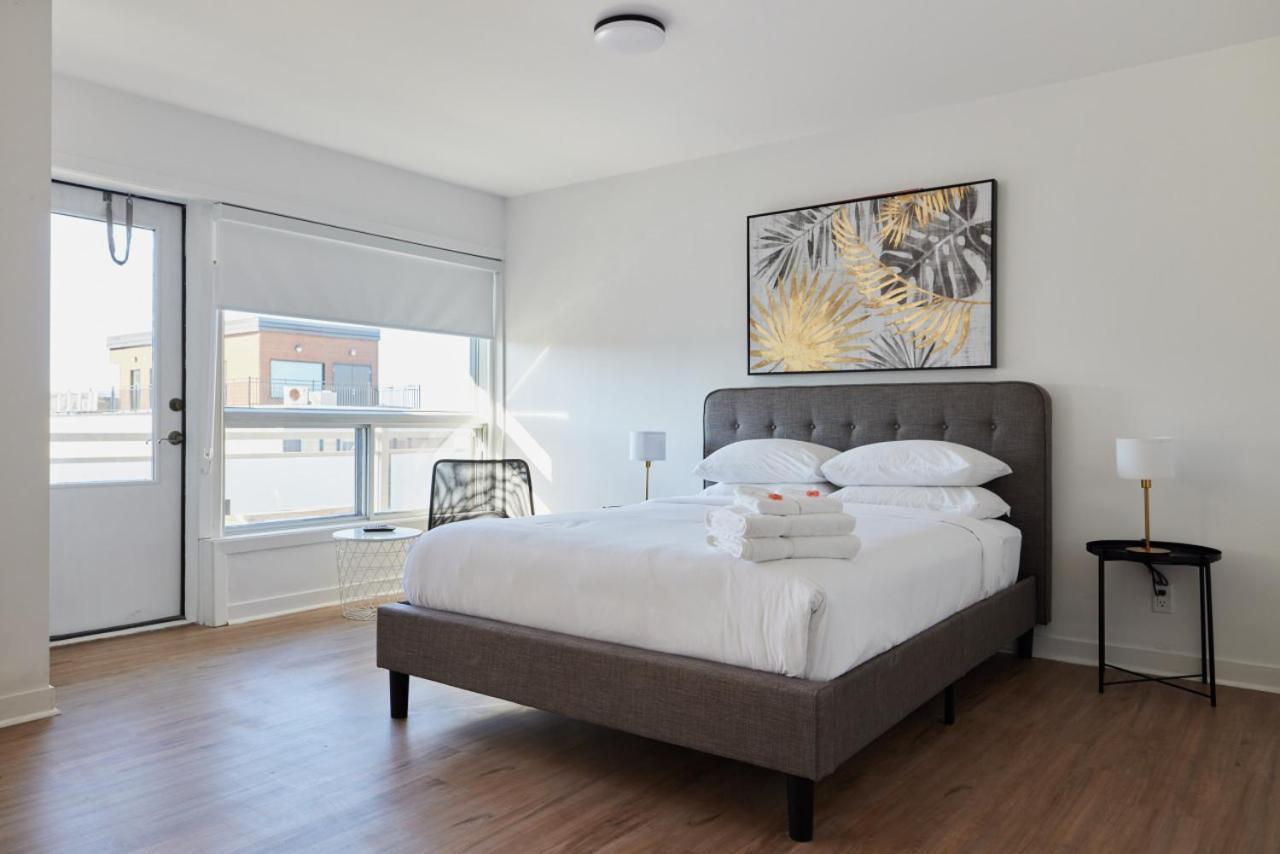 Hotel Laurence Montreal Bagian luar foto