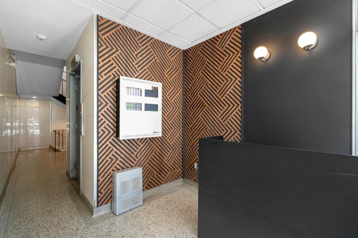 Hotel Laurence Montreal Bagian luar foto